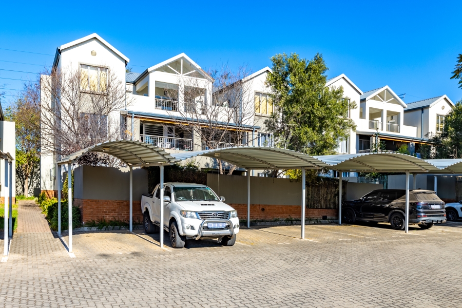 2 Bedroom Property for Sale in Broadacres Gauteng