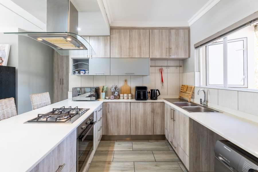 2 Bedroom Property for Sale in Broadacres Gauteng