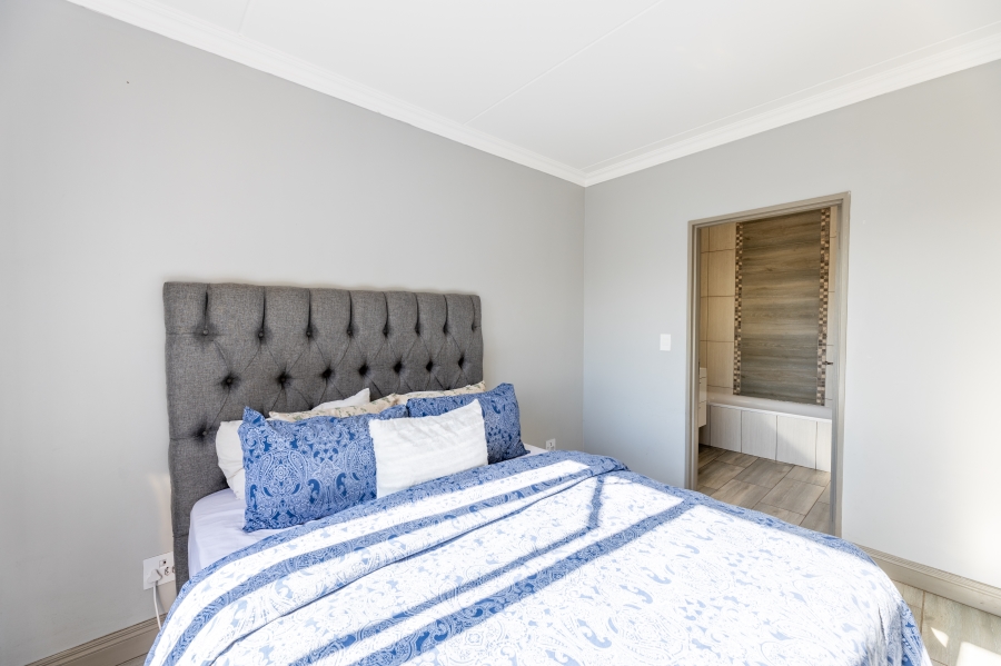 2 Bedroom Property for Sale in Broadacres Gauteng