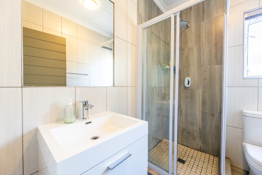 2 Bedroom Property for Sale in Broadacres Gauteng