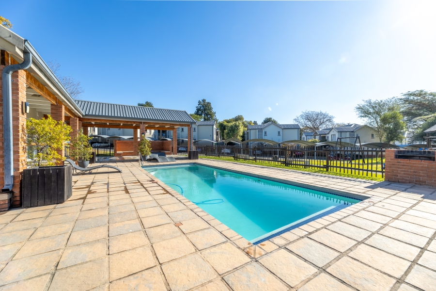 2 Bedroom Property for Sale in Broadacres Gauteng