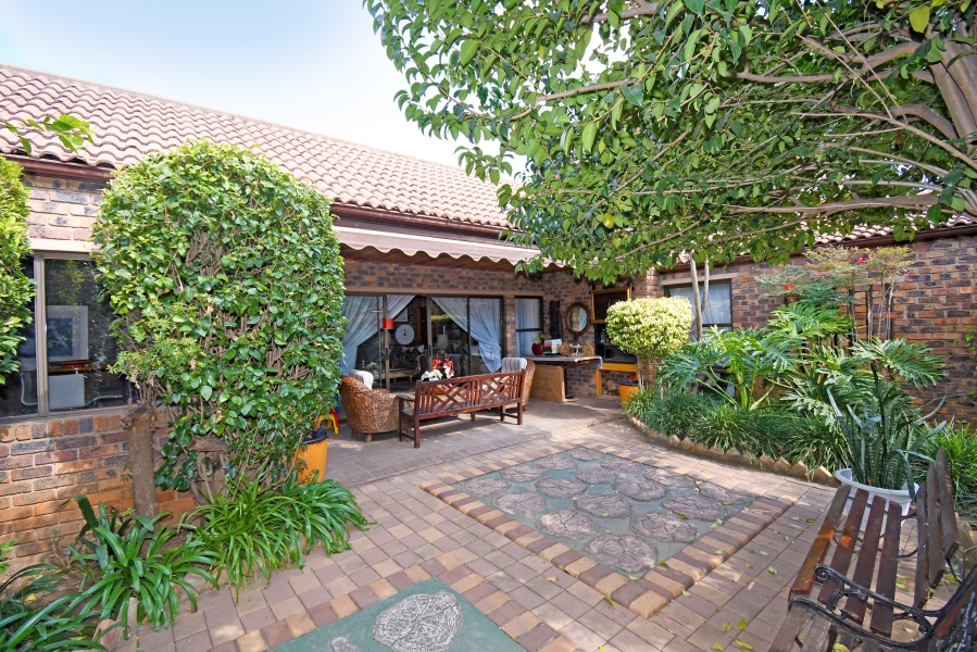 3 Bedroom Property for Sale in Orange Grove Gauteng