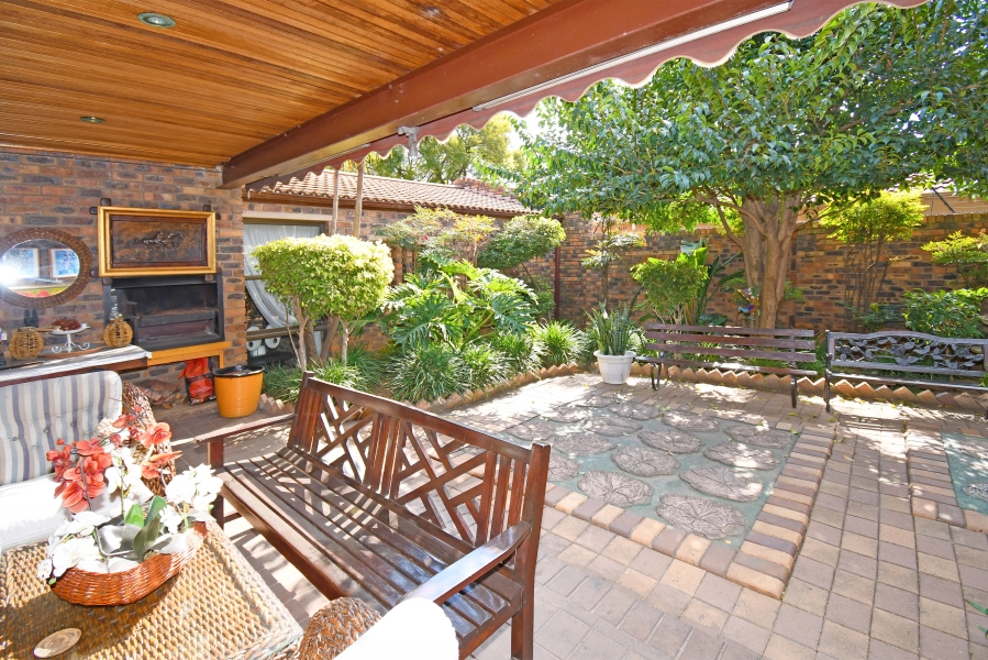 3 Bedroom Property for Sale in Orange Grove Gauteng