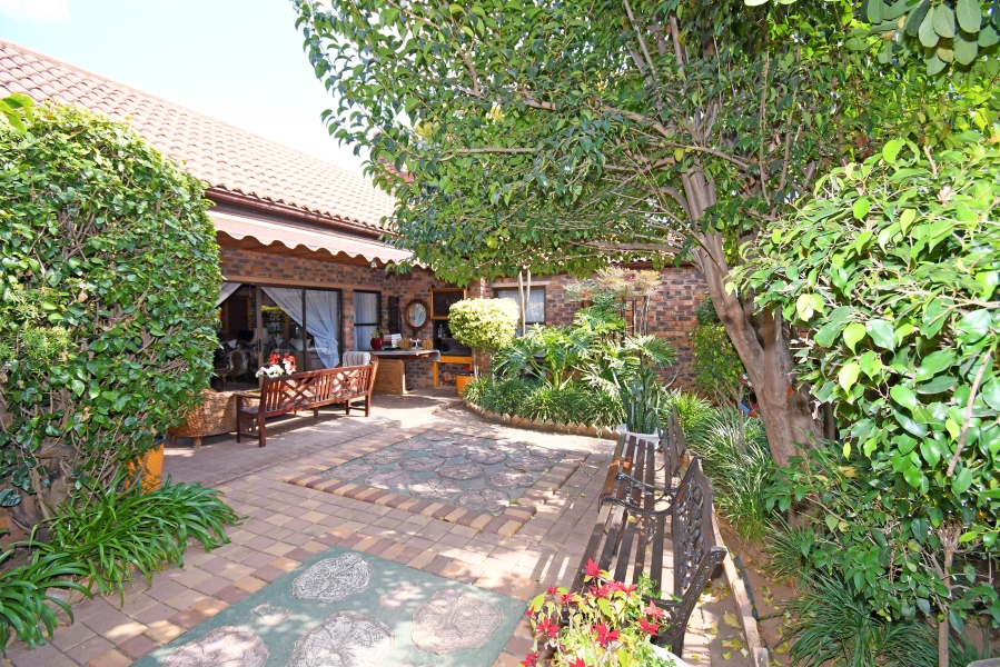 3 Bedroom Property for Sale in Orange Grove Gauteng