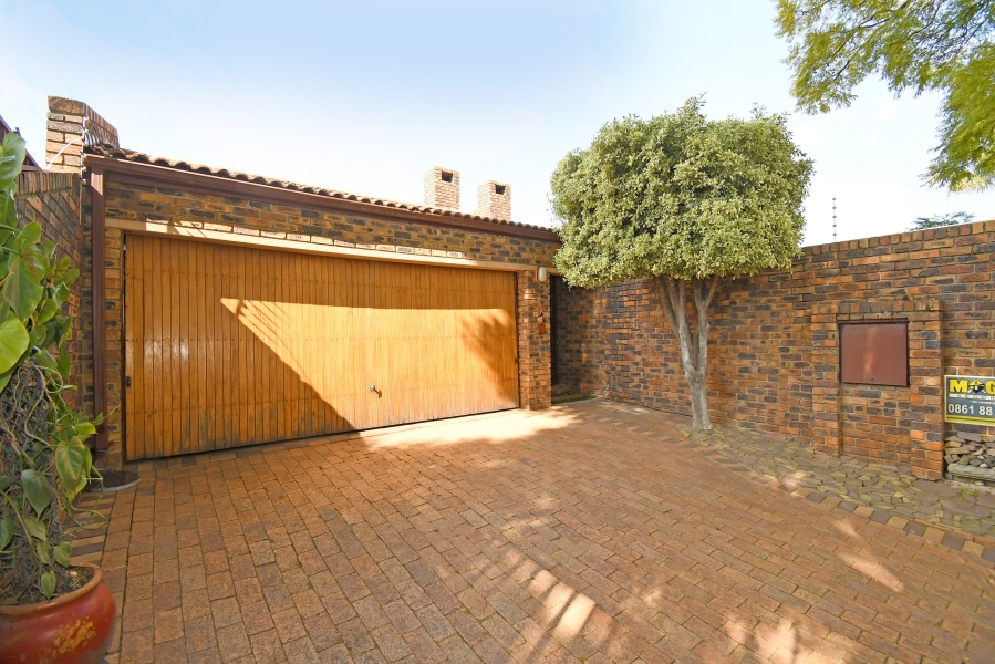 3 Bedroom Property for Sale in Orange Grove Gauteng
