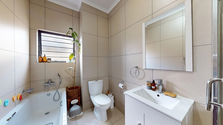 2 Bedroom Property for Sale in Lilianton Gauteng