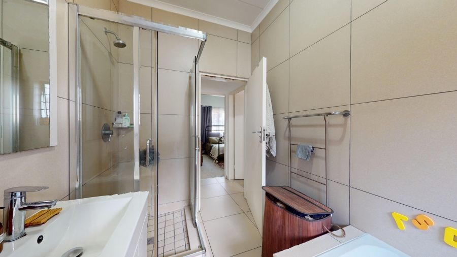 2 Bedroom Property for Sale in Lilianton Gauteng