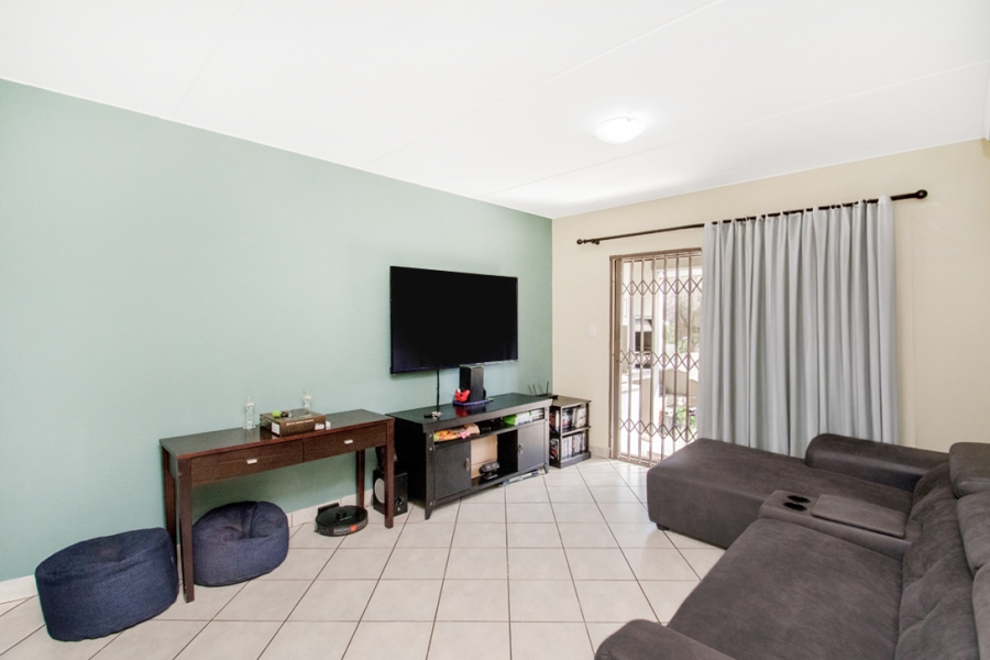 2 Bedroom Property for Sale in Helderkruin Gauteng