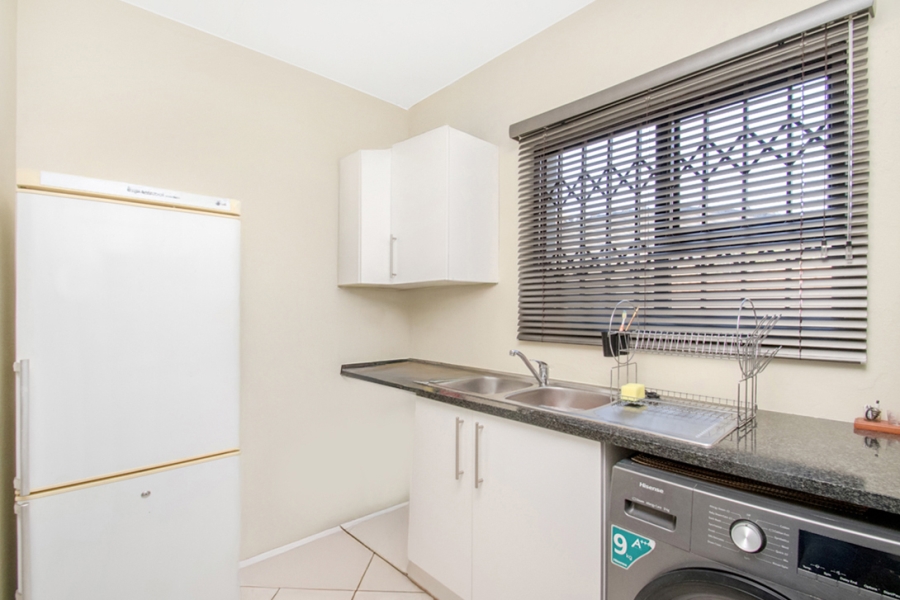 2 Bedroom Property for Sale in Helderkruin Gauteng