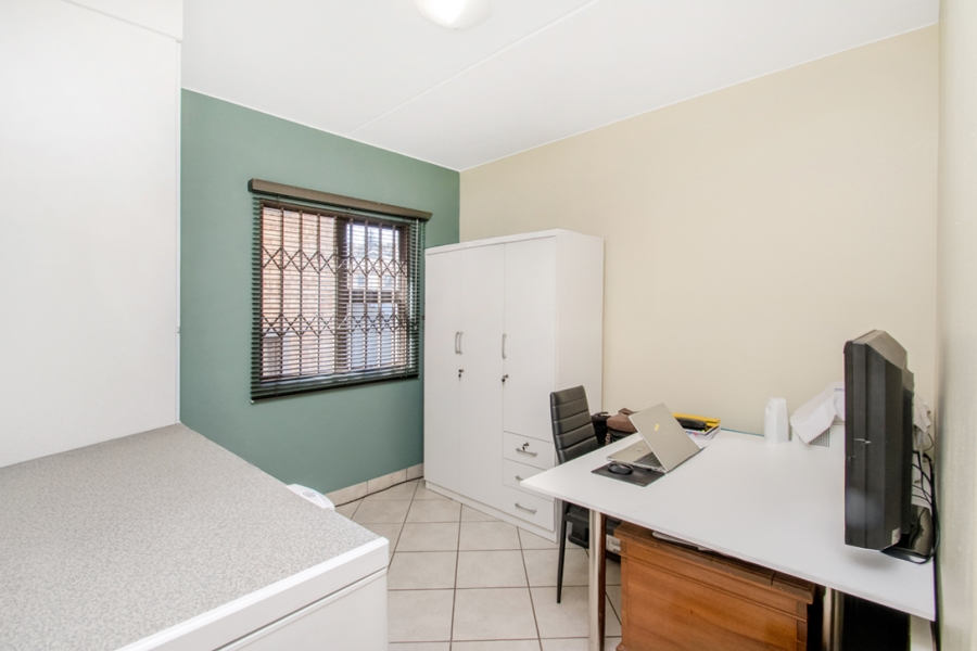 2 Bedroom Property for Sale in Helderkruin Gauteng