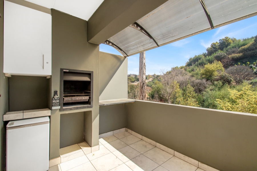 2 Bedroom Property for Sale in Helderkruin Gauteng