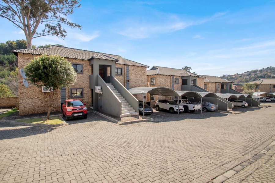 2 Bedroom Property for Sale in Helderkruin Gauteng