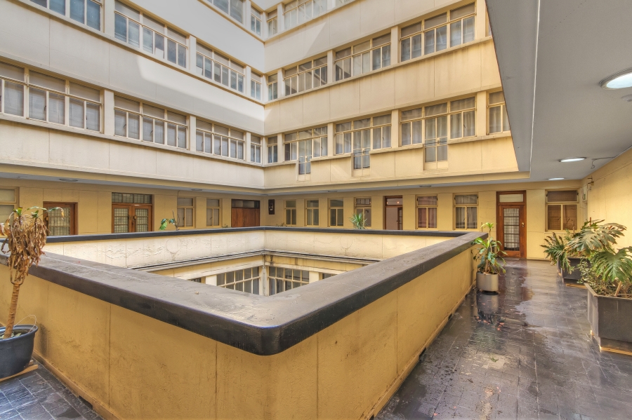 2 Bedroom Property for Sale in Johannesburg Central Gauteng