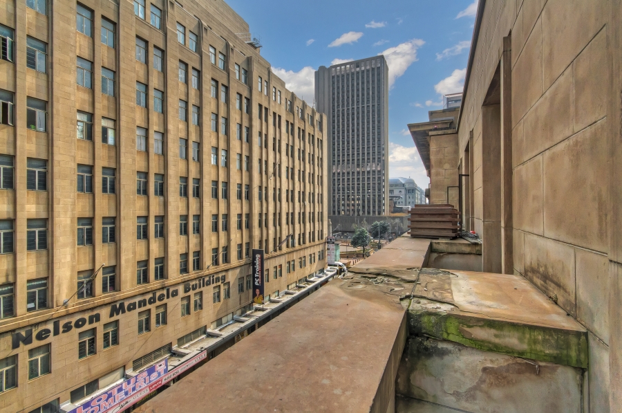 2 Bedroom Property for Sale in Johannesburg Central Gauteng