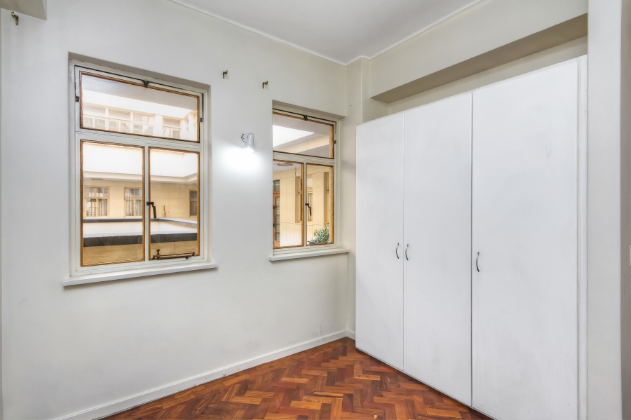 2 Bedroom Property for Sale in Johannesburg Central Gauteng