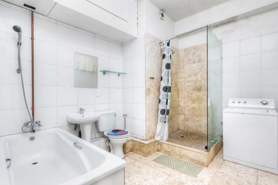 2 Bedroom Property for Sale in Johannesburg Central Gauteng