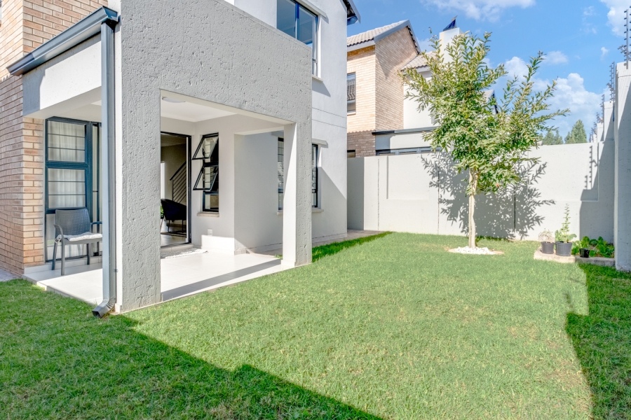 To Let 3 Bedroom Property for Rent in Broadacres Gauteng