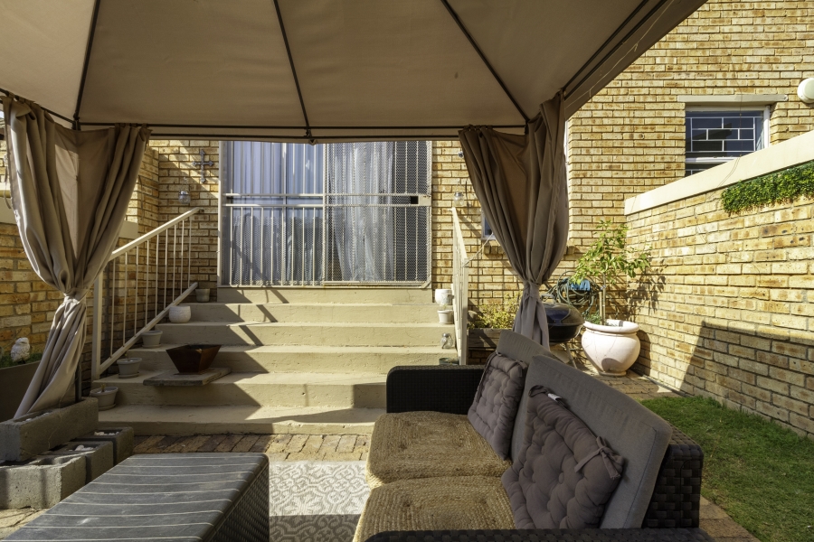 3 Bedroom Property for Sale in Wilgeheuwel Gauteng