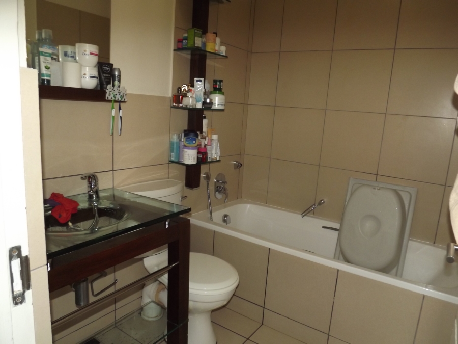 To Let 2 Bedroom Property for Rent in Jackal Creek Golf Estate Gauteng