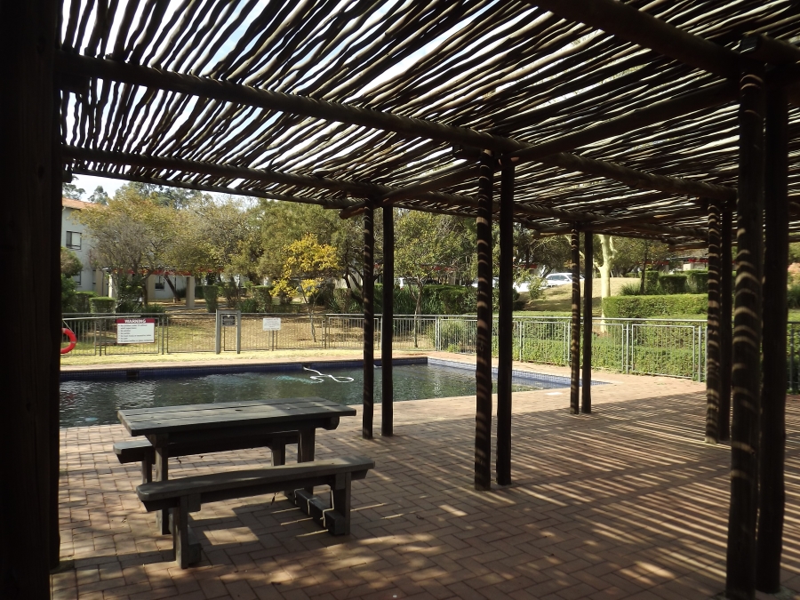 To Let 2 Bedroom Property for Rent in Jackal Creek Golf Estate Gauteng