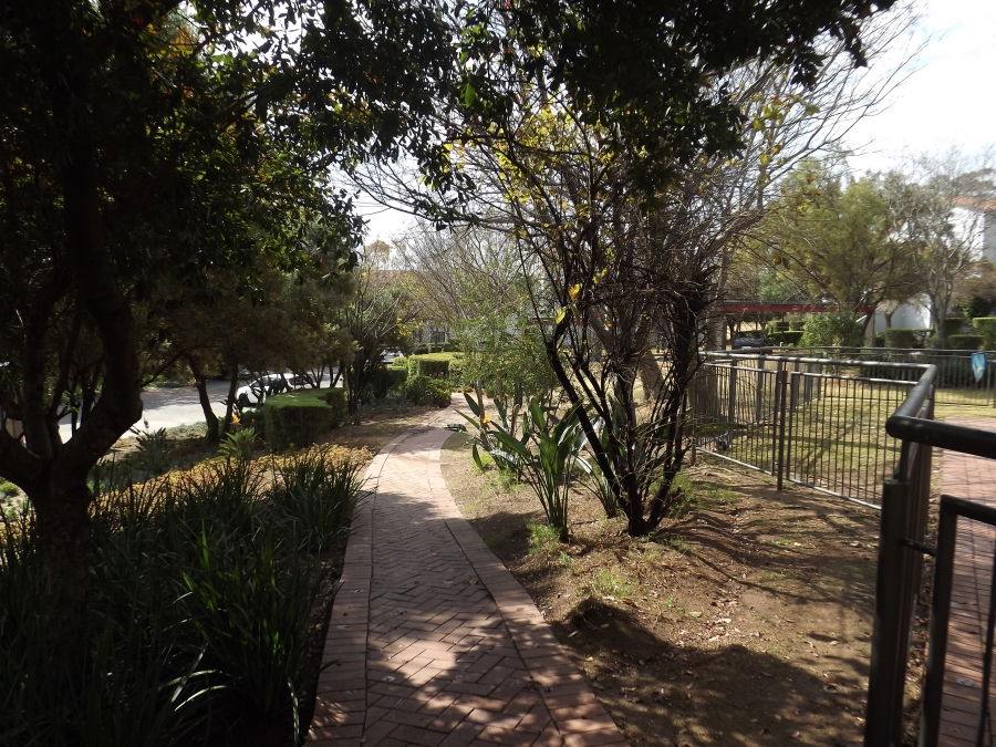 To Let 2 Bedroom Property for Rent in Jackal Creek Golf Estate Gauteng