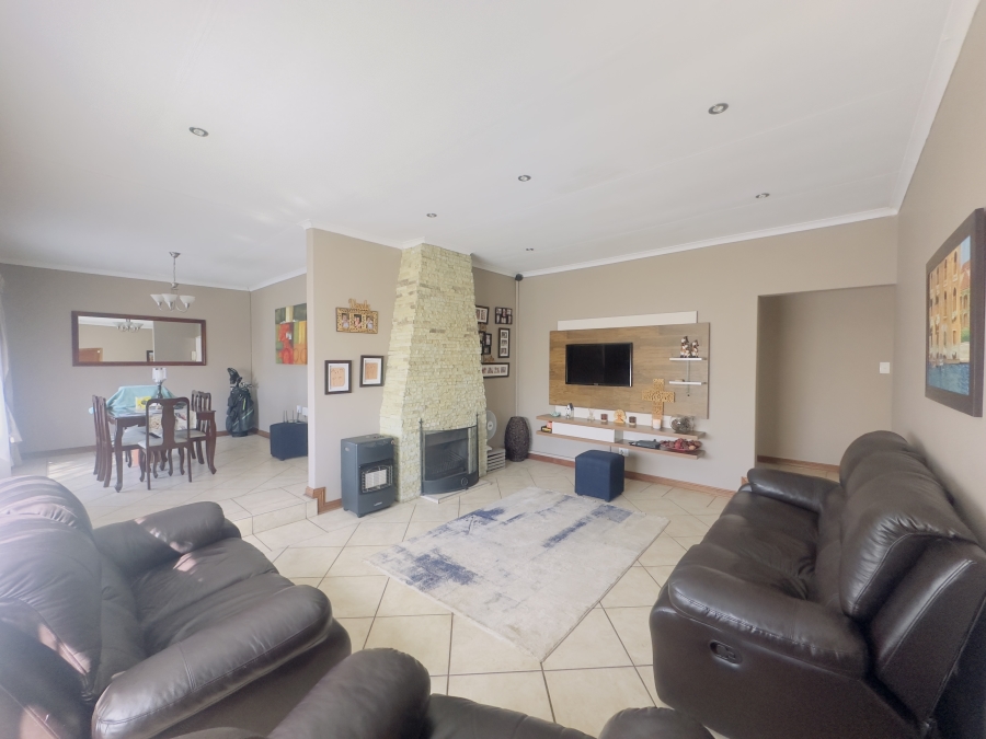 3 Bedroom Property for Sale in South Crest Gauteng