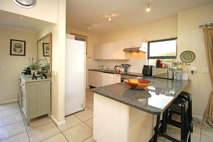 To Let 2 Bedroom Property for Rent in Bryanston Gauteng