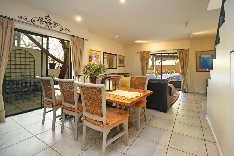 To Let 2 Bedroom Property for Rent in Bryanston Gauteng