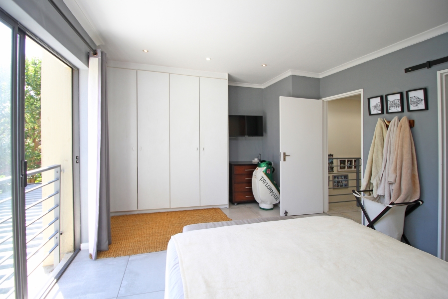 To Let 2 Bedroom Property for Rent in Bryanston Gauteng