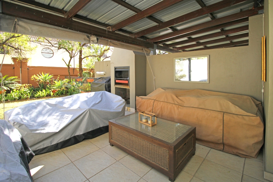 To Let 2 Bedroom Property for Rent in Bryanston Gauteng