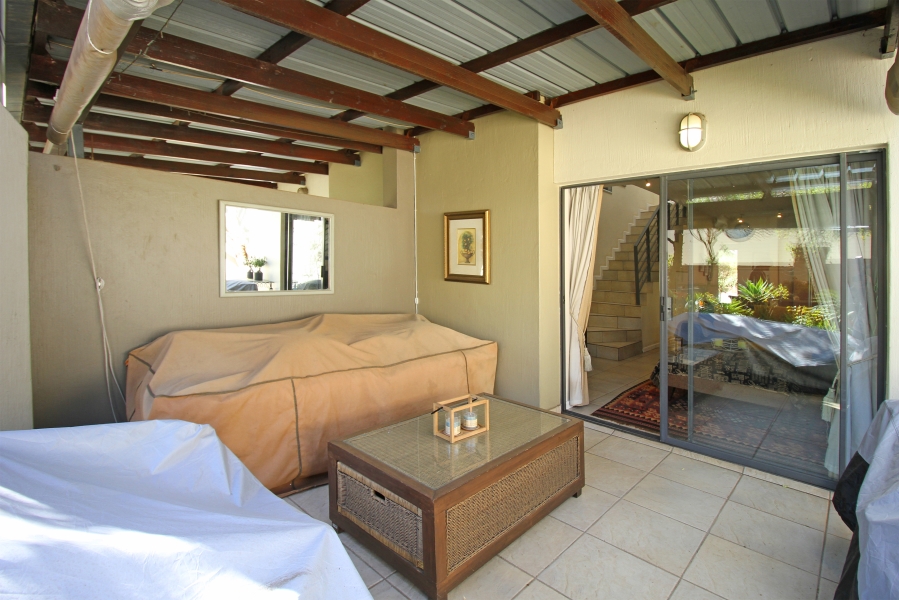 To Let 2 Bedroom Property for Rent in Bryanston Gauteng