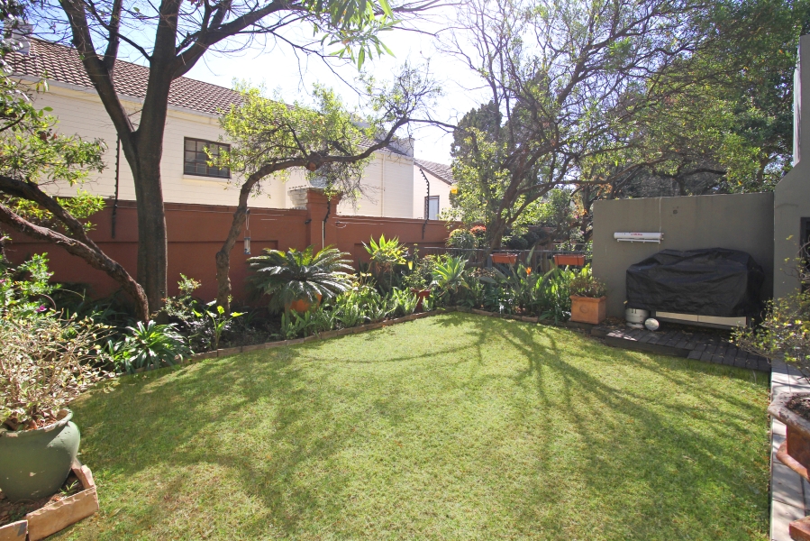 To Let 2 Bedroom Property for Rent in Bryanston Gauteng