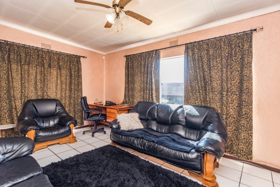 3 Bedroom Property for Sale in Breaunanda Gauteng