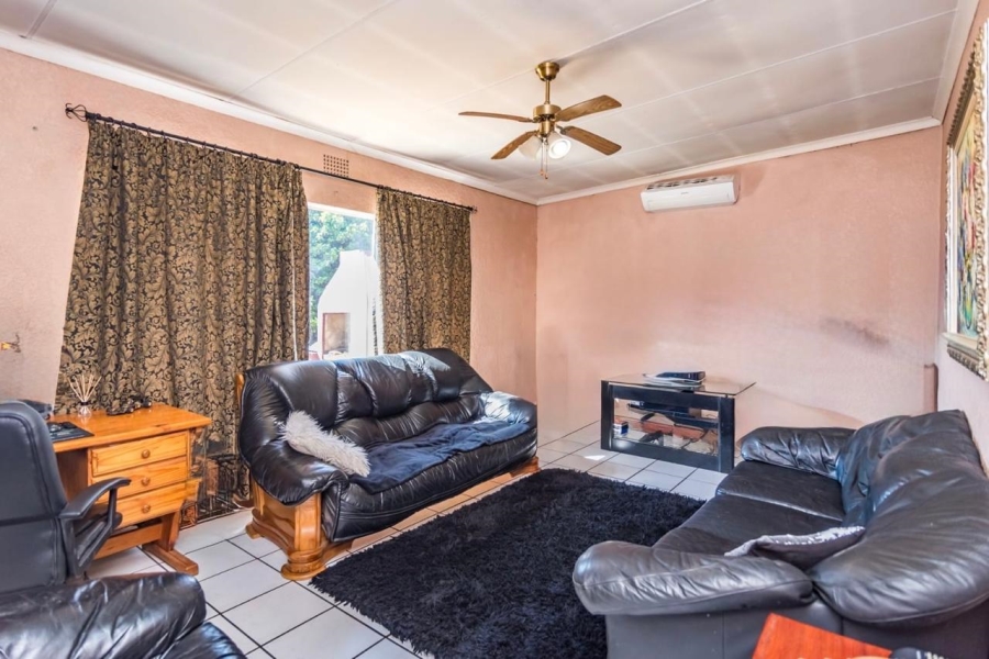 3 Bedroom Property for Sale in Breaunanda Gauteng