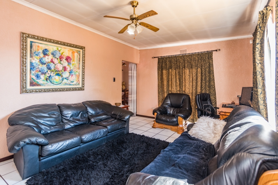 3 Bedroom Property for Sale in Breaunanda Gauteng