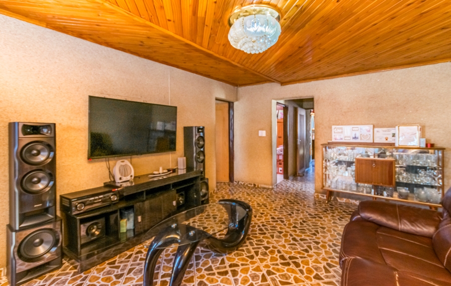 3 Bedroom Property for Sale in Emdeni Gauteng