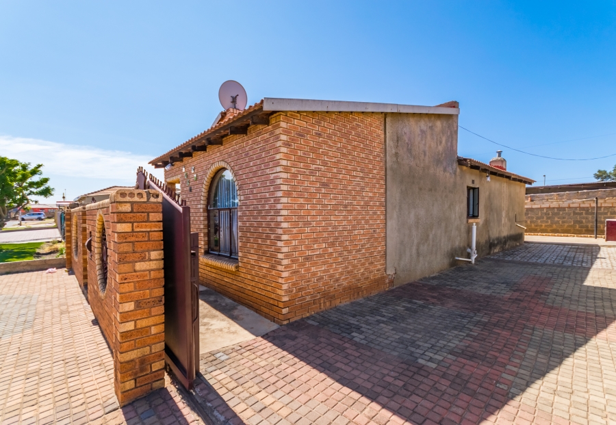 3 Bedroom Property for Sale in Emdeni Gauteng