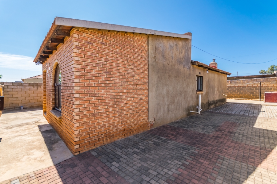 3 Bedroom Property for Sale in Emdeni Gauteng