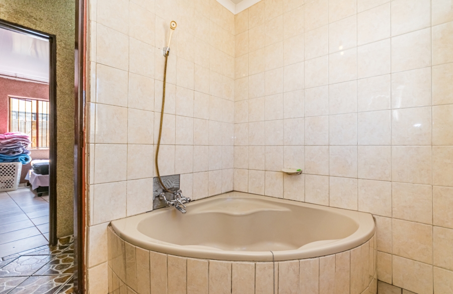 3 Bedroom Property for Sale in Emdeni Gauteng
