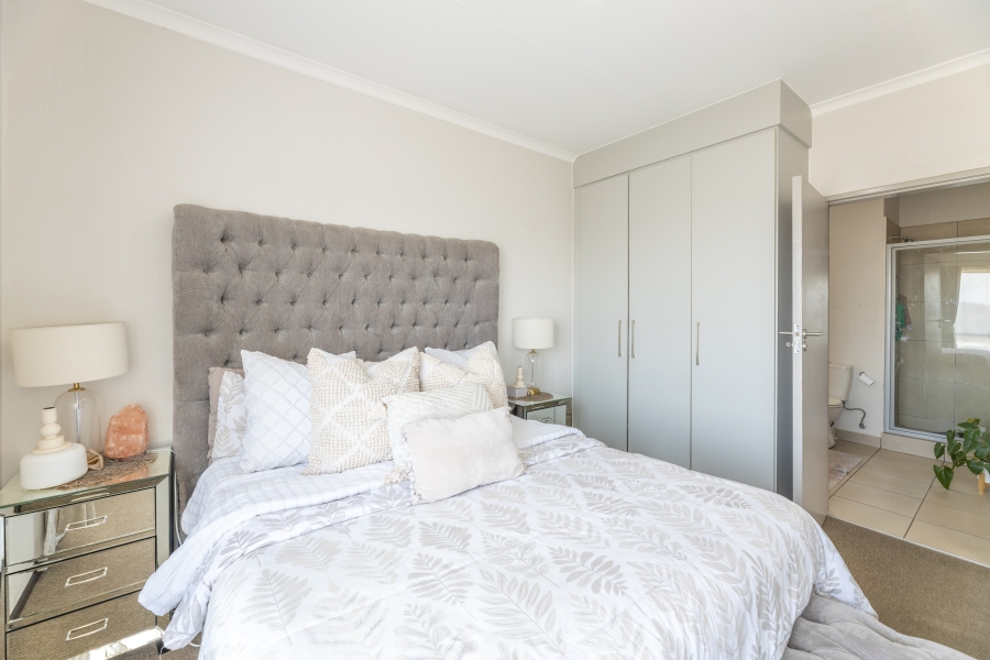 1 Bedroom Property for Sale in Broadacres Gauteng