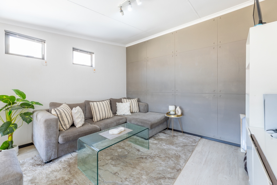 1 Bedroom Property for Sale in Broadacres Gauteng