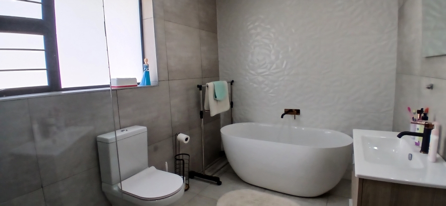 3 Bedroom Property for Sale in Raceview Gauteng