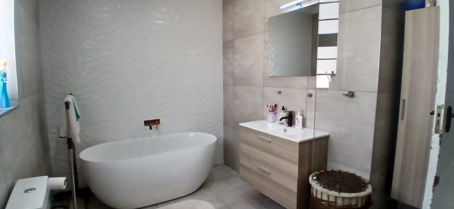 3 Bedroom Property for Sale in Raceview Gauteng