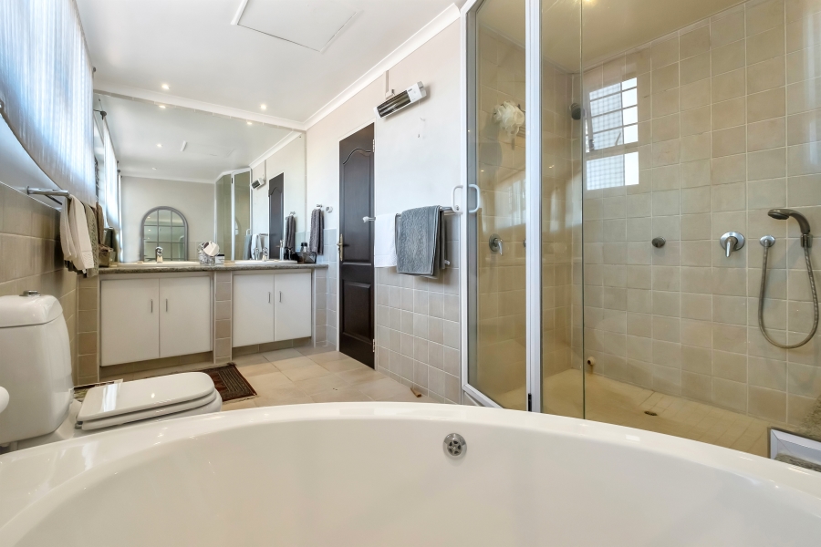 5 Bedroom Property for Sale in Strathavon Gauteng
