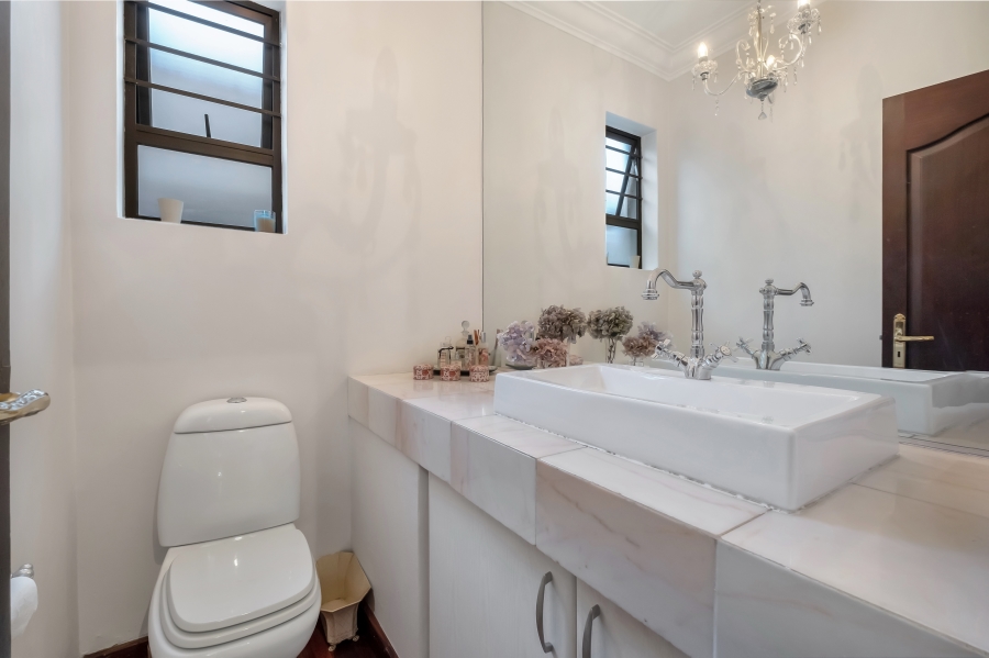 5 Bedroom Property for Sale in Strathavon Gauteng