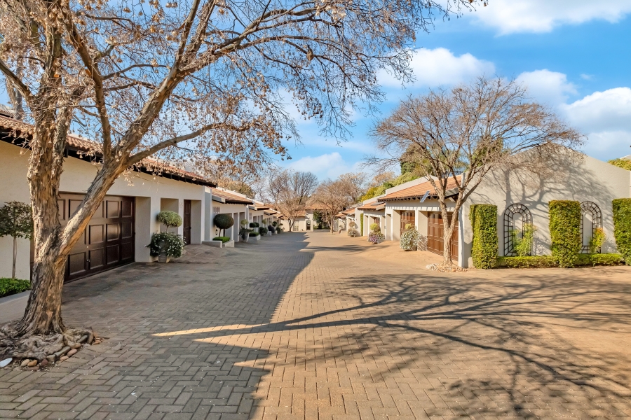 5 Bedroom Property for Sale in Strathavon Gauteng