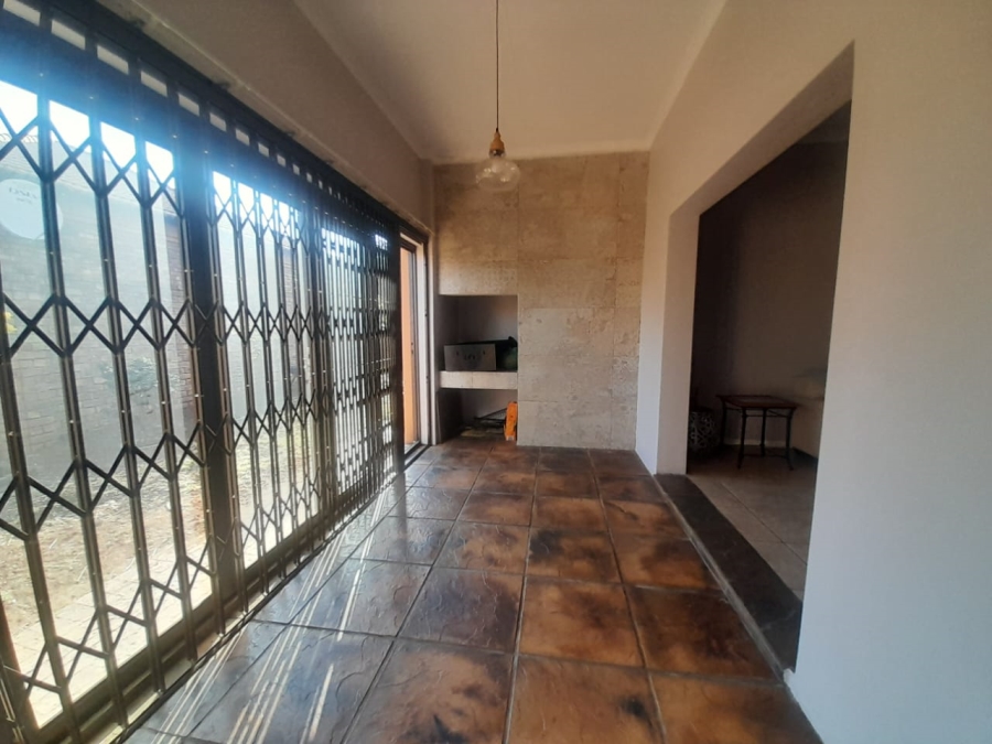 To Let 3 Bedroom Property for Rent in Kookrus Gauteng