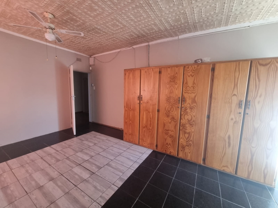 4 Bedroom Property for Sale in Vanderbijlpark CW 4 Gauteng