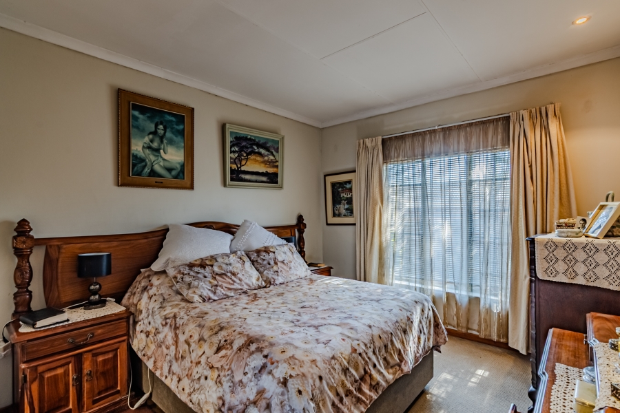 2 Bedroom Property for Sale in Faerie Glen Gauteng