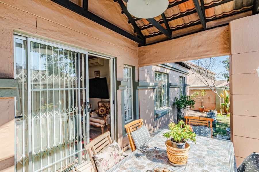 2 Bedroom Property for Sale in Faerie Glen Gauteng